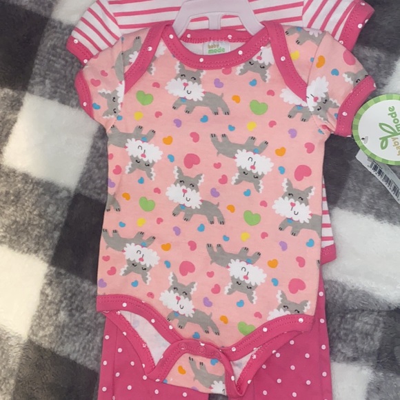 Baby mode 5 piece Layette set - Picture 5 of 7